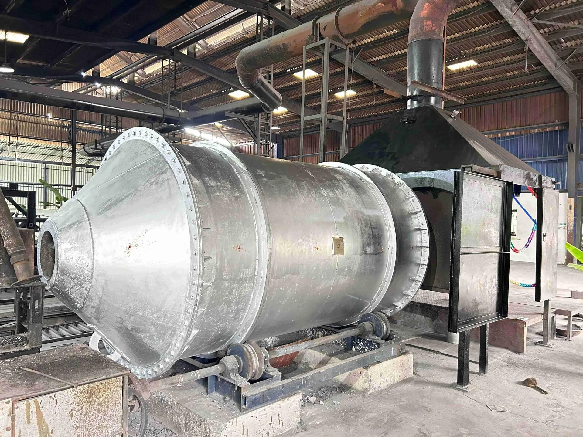 The rotary furnace on the PSY Metal & Alloy Coimbatore shop floor